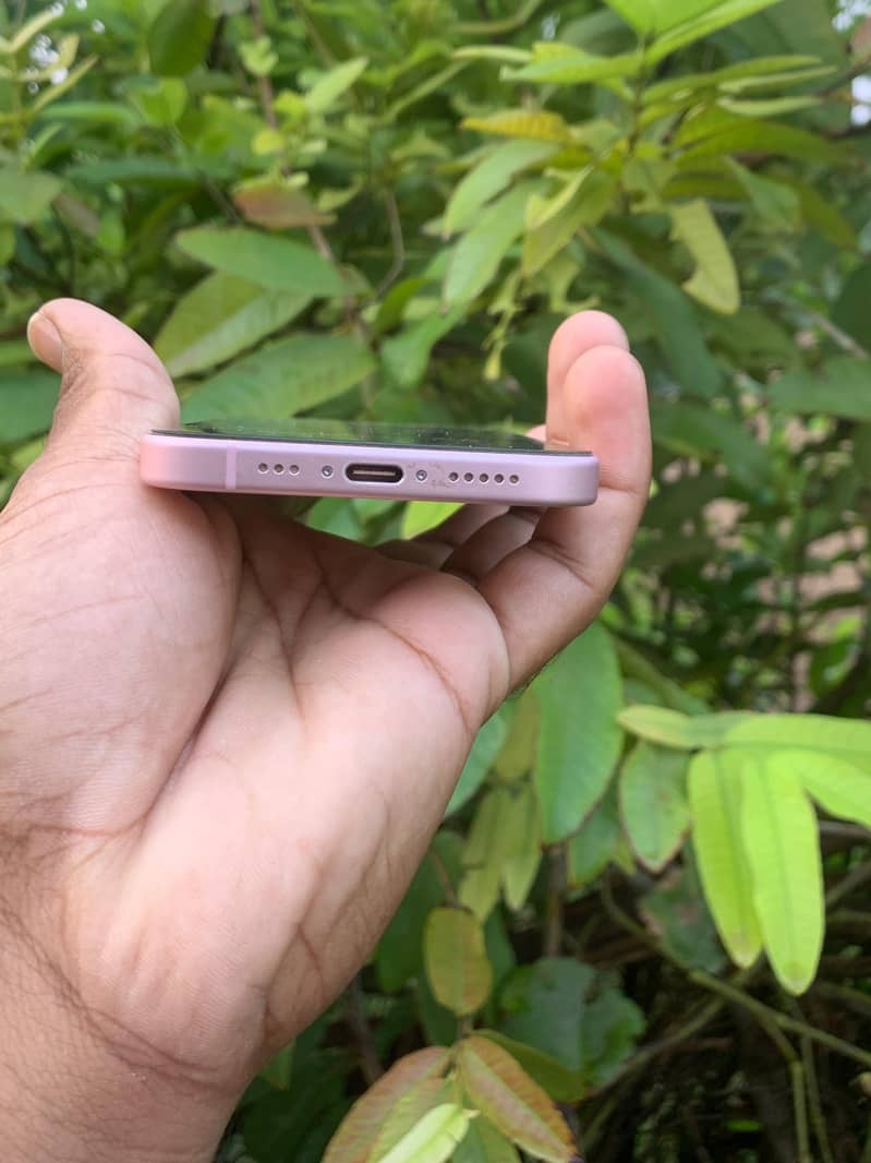Apple iPhone 15 2