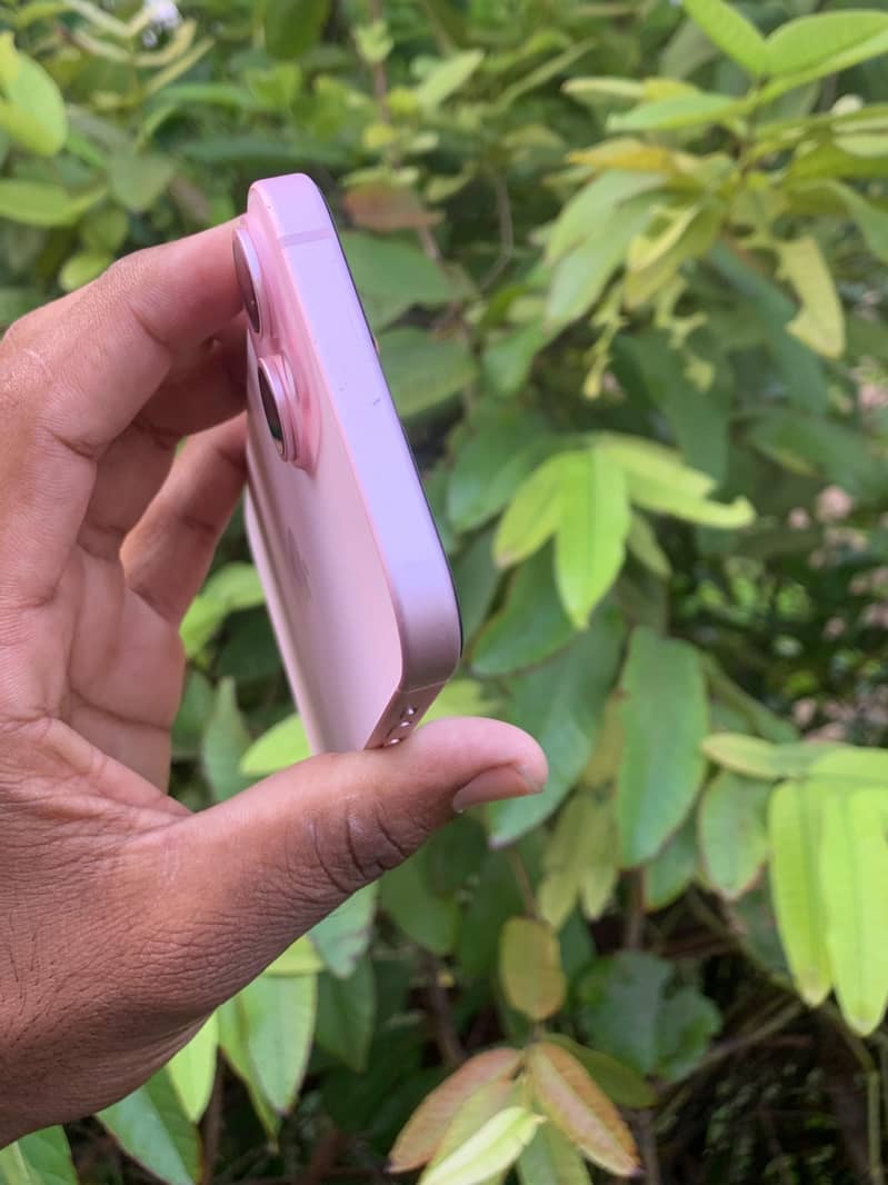 Apple iPhone 15 5
