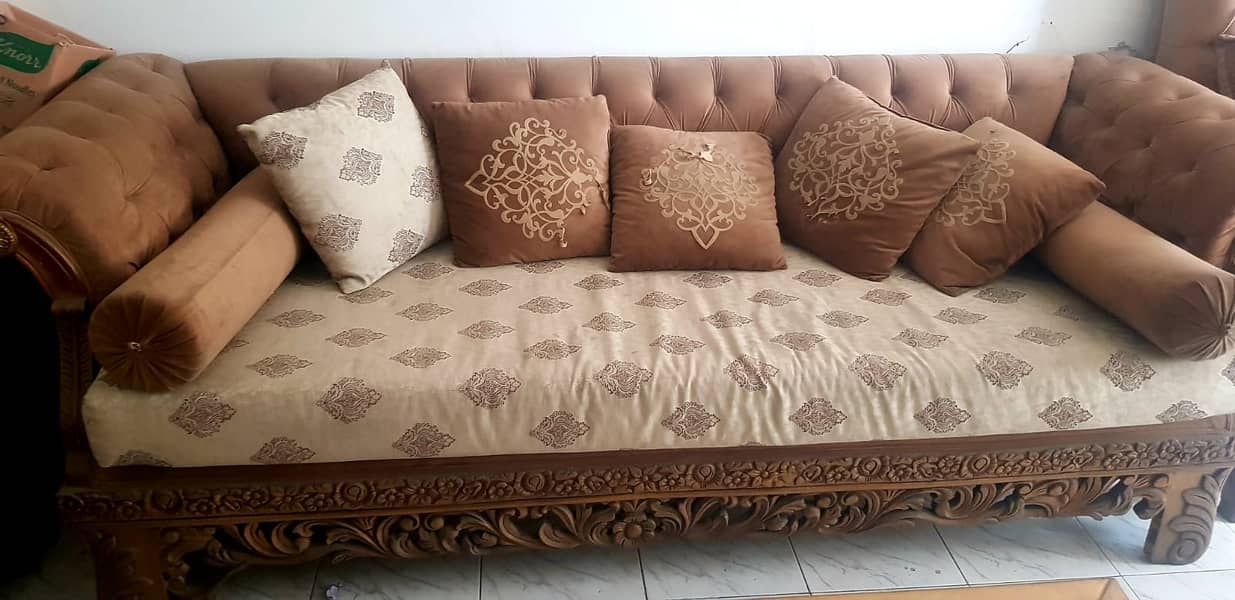 Sofa,chairs,couch,tables 0