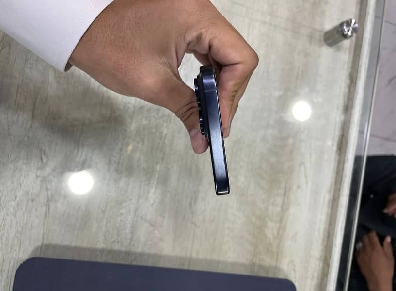 Apple iPhone 15 Pro Max 5