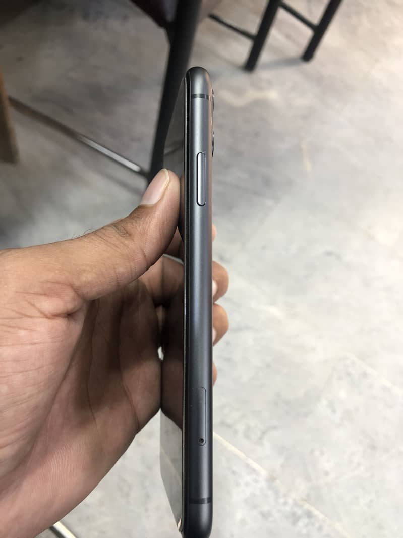 Apple iPhone 11 2