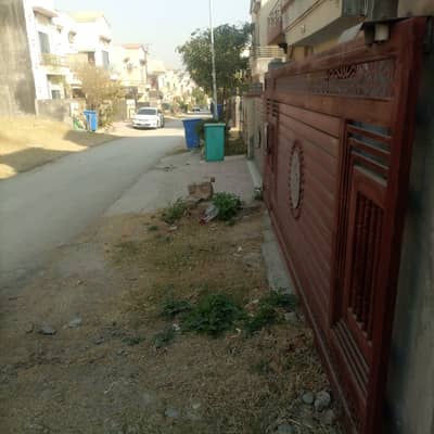 3 Marla Residential Plot For Sale in Good Location Gulraiz Near Bahria Town