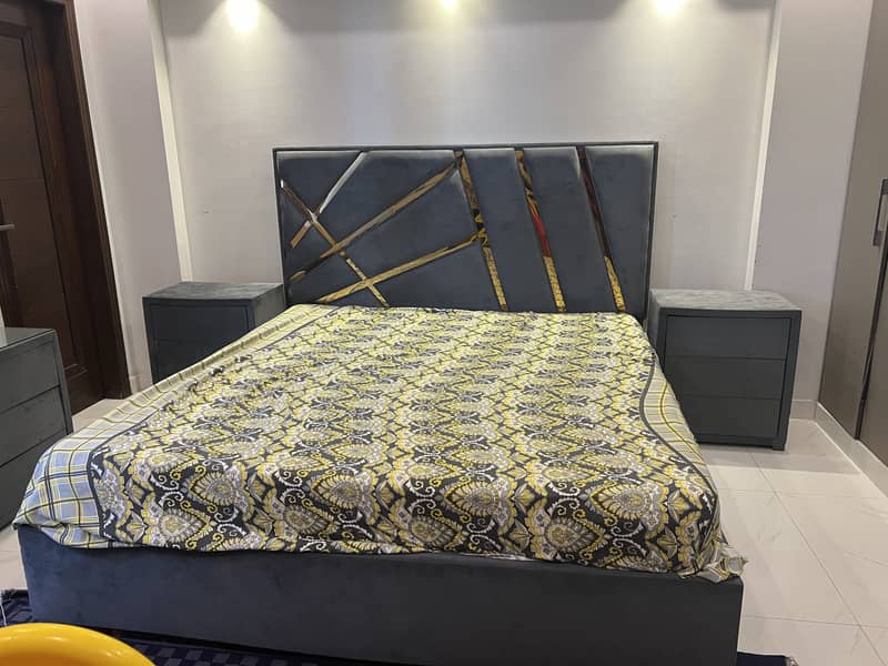It’s slightly used bed set 2