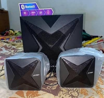 F&D F550X Wireless Booger Speakers Condition new 10/10