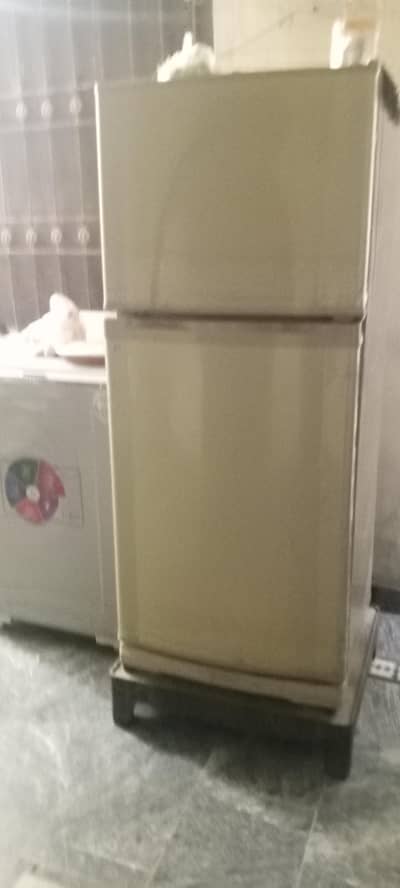 fridge medium size good condition