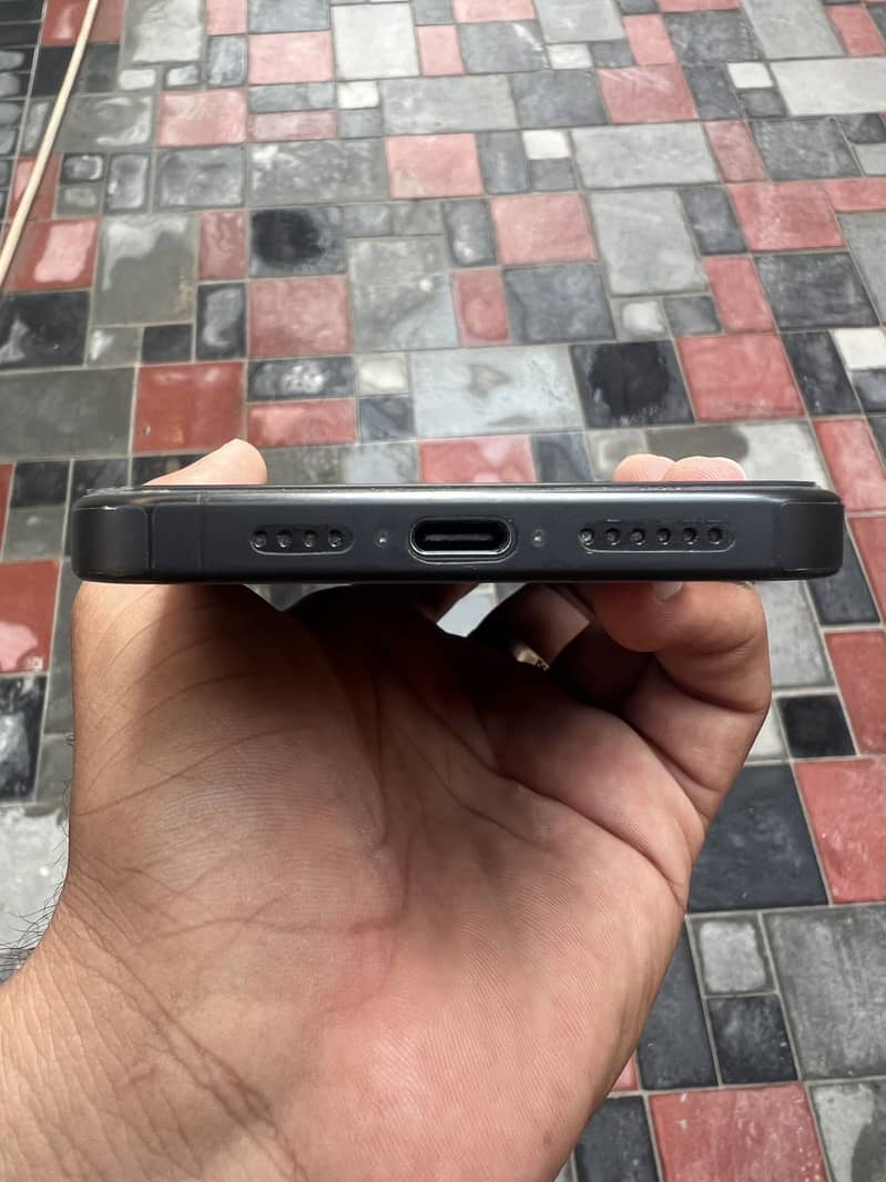 Apple iPhone 15 Pro Max 4