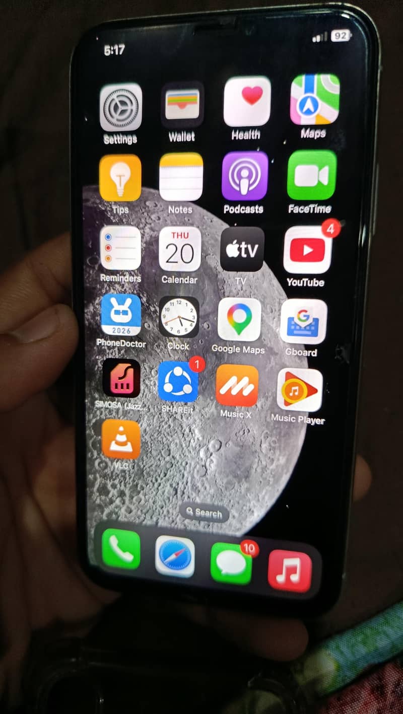 Apple iPhone X 4