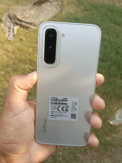 Infinix Hot 70