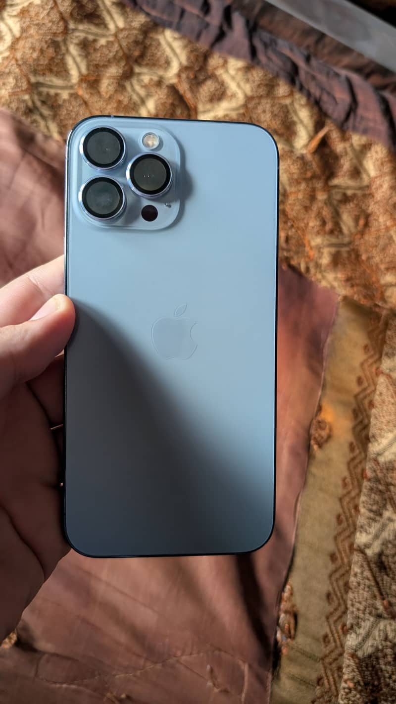 Apple iPhone 13 Pro Max 3