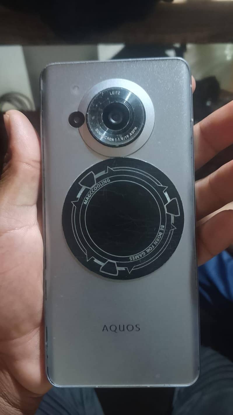 Sharp Aquos Sense7 1
