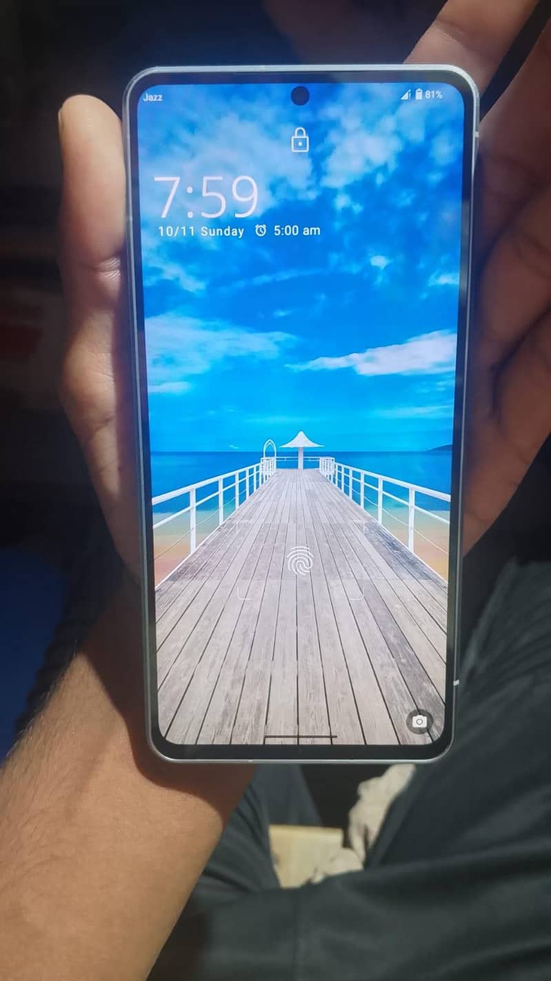 Sharp Aquos Sense7 2