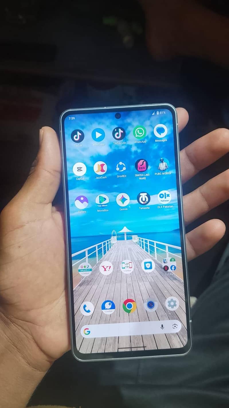 Sharp Aquos Sense7 4