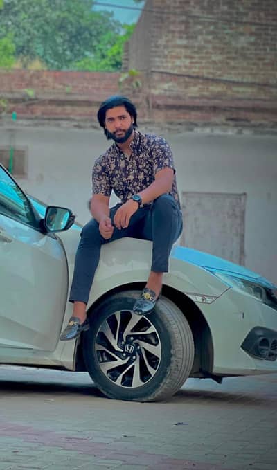 Hamza Awan
