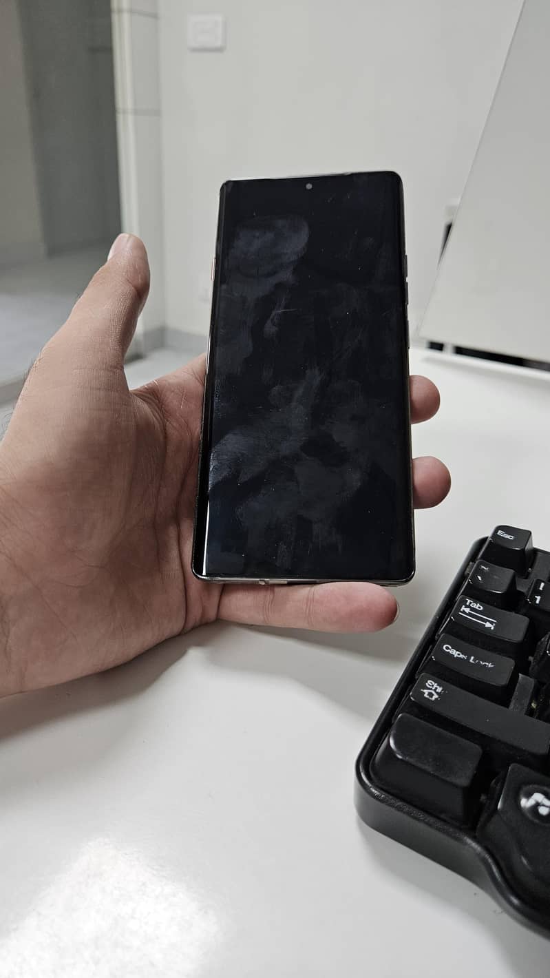 Tecno CAMON 40 Pro 1