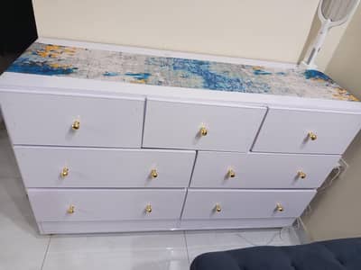 chest of drawers with 7 drawers
