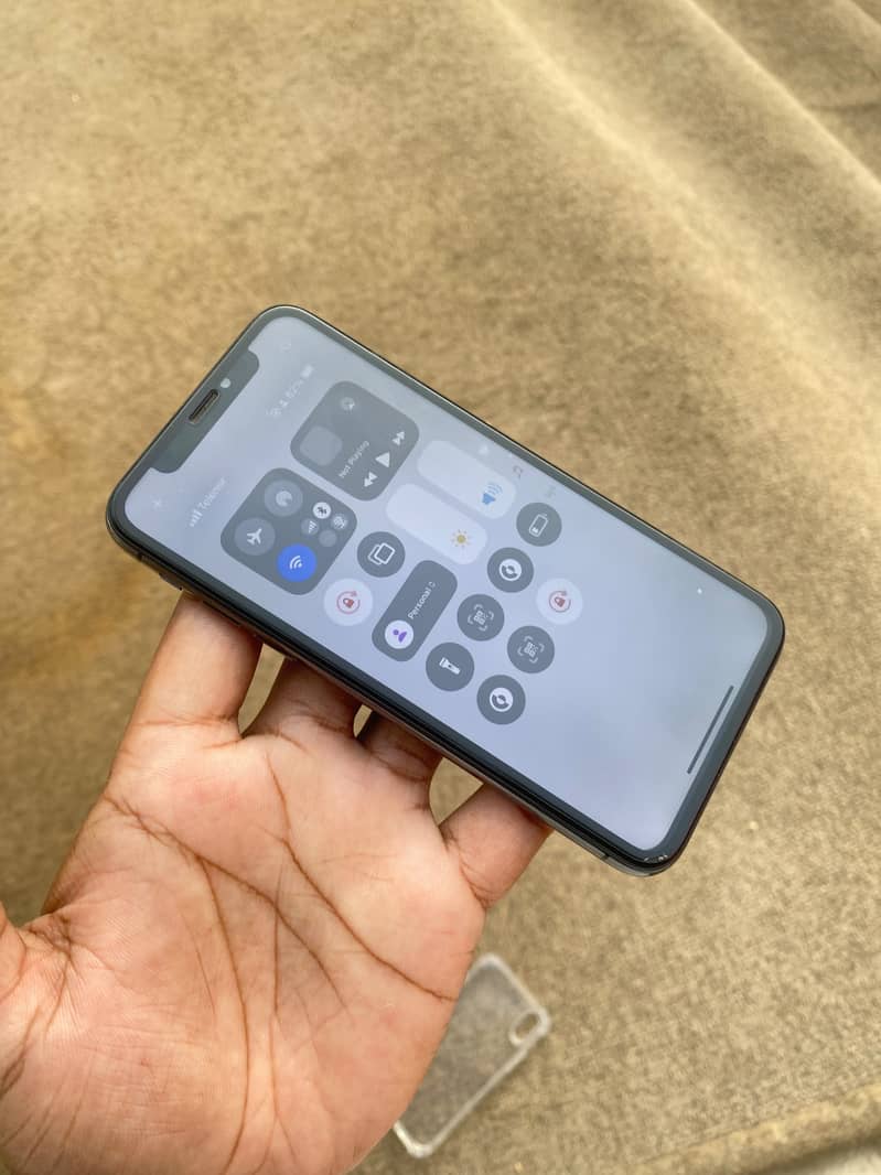 Apple iPhone XS 1