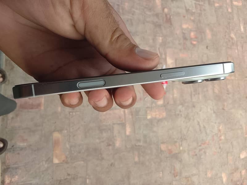 iphone 16promax 3