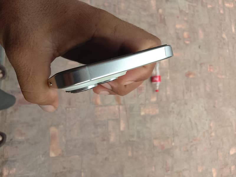 iphone 16promax 4