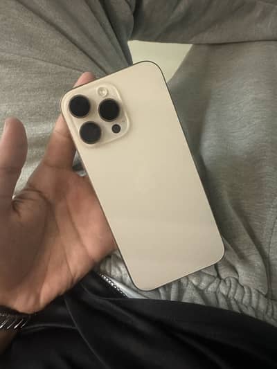 Apple iPhone 16 Pro Max