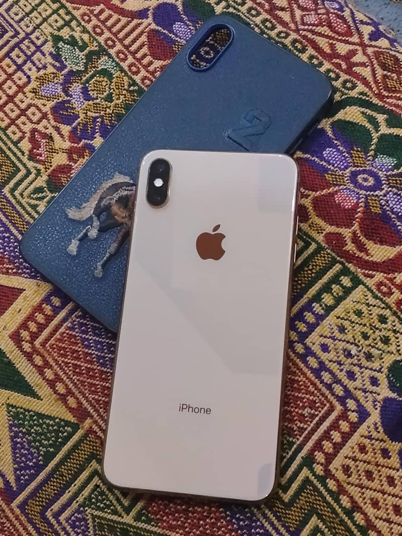 Apple iPhone XS Max 0