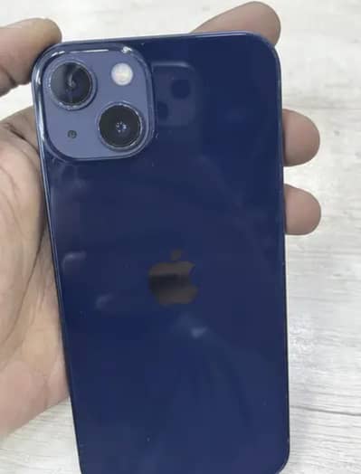 Apple iPhone 13