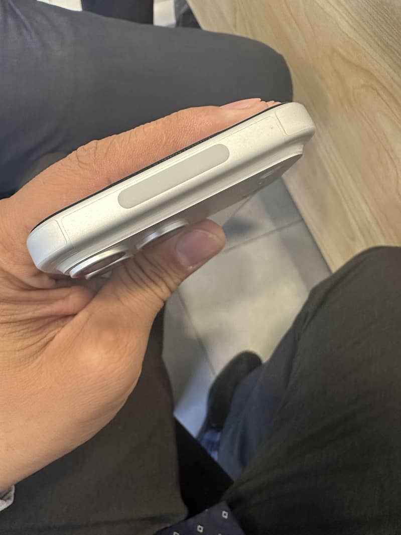 Apple iPhone 17 Pro Max 5