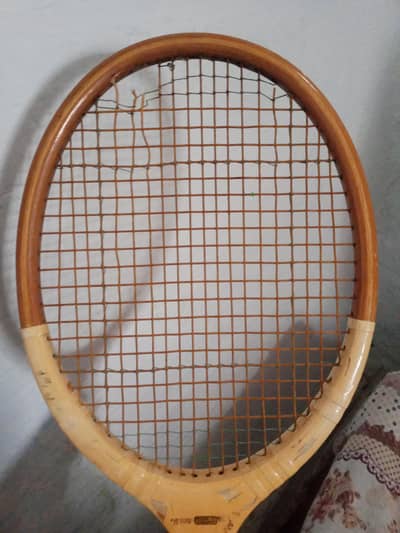 vintage wooden racket (Made in England) antique