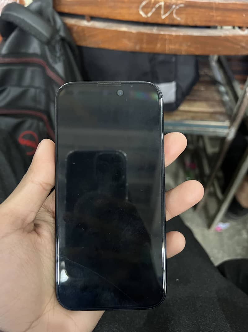 Apple iPhone 16 6