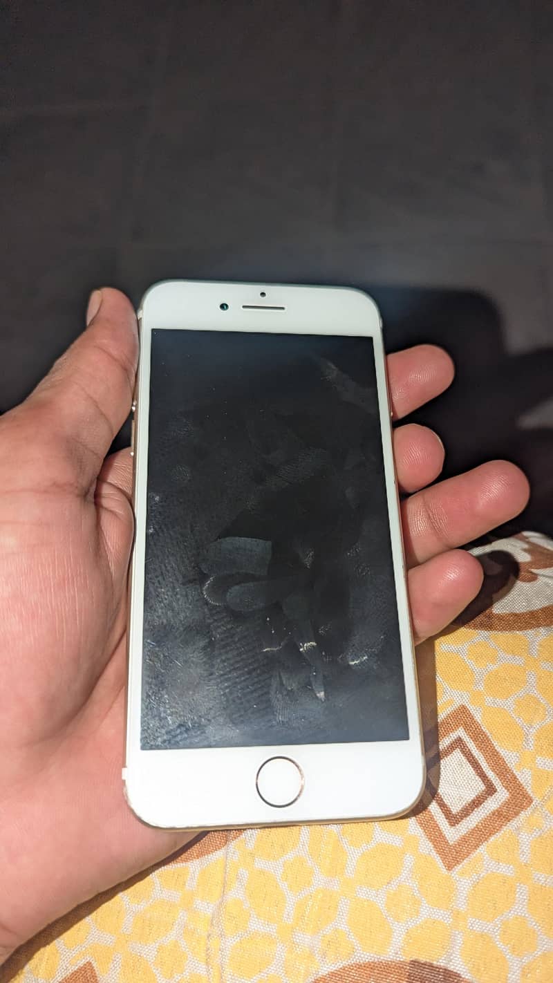 Apple iPhone 7 1