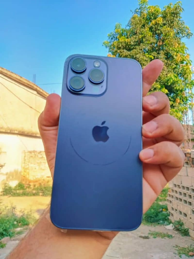 Apple iPhone 14 Pro Max 0
