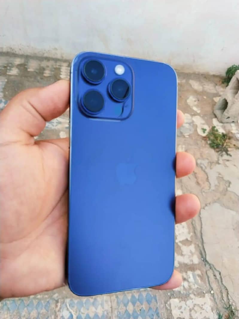 Apple iPhone 14 Pro Max 1