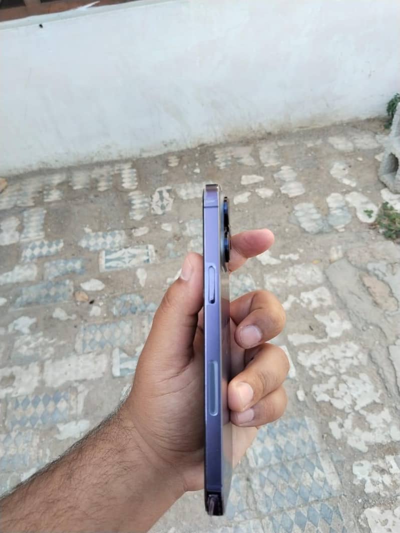 Apple iPhone 14 Pro Max 4