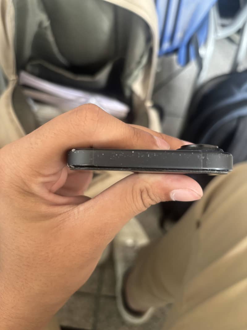 iPhone 16 2