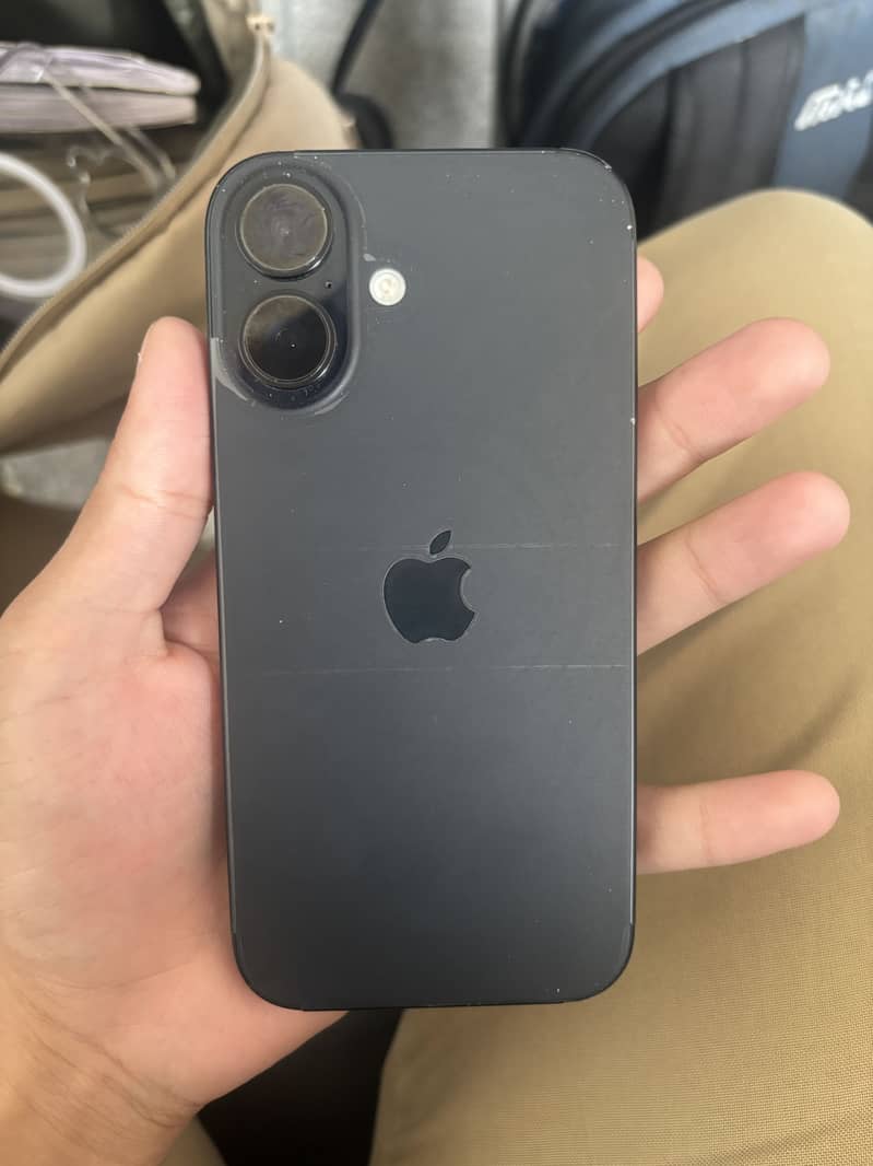 iPhone 16 3