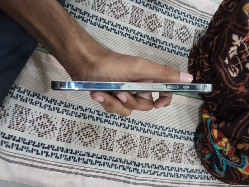 Apple iPhone 13 Pro Max 5