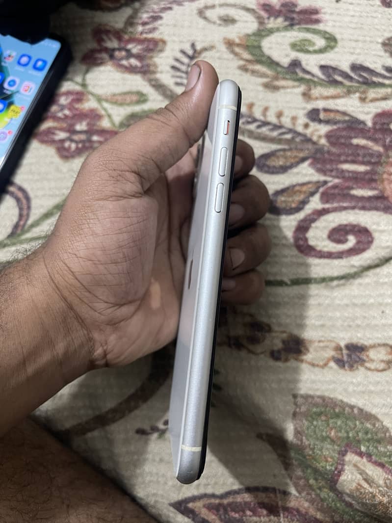 Apple iPhone 11 1