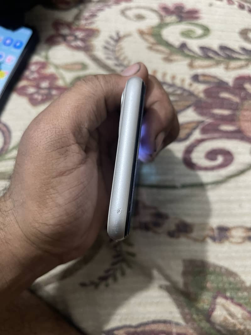 Apple iPhone 11 2