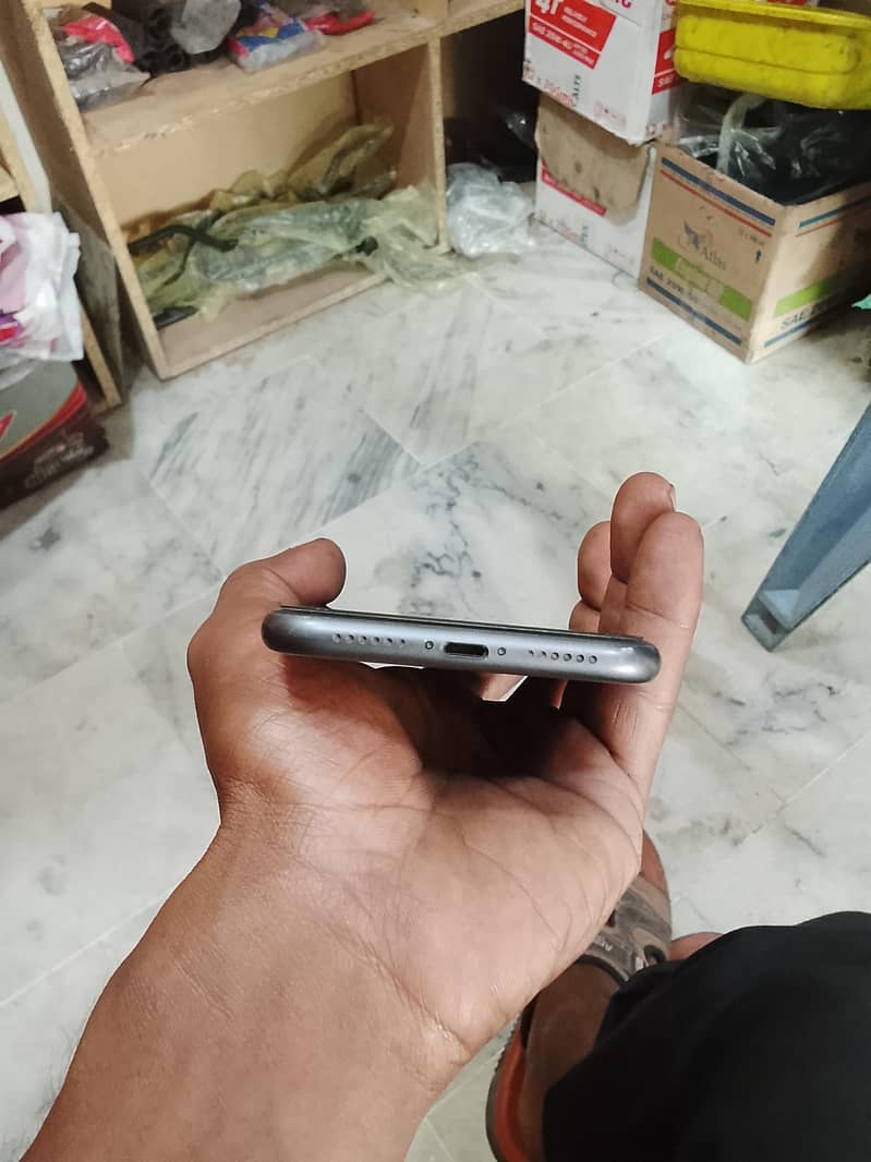 Apple iPhone 11 5