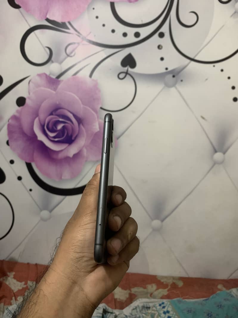 Apple iPhone 11 5