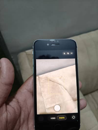Apple iPhone SE