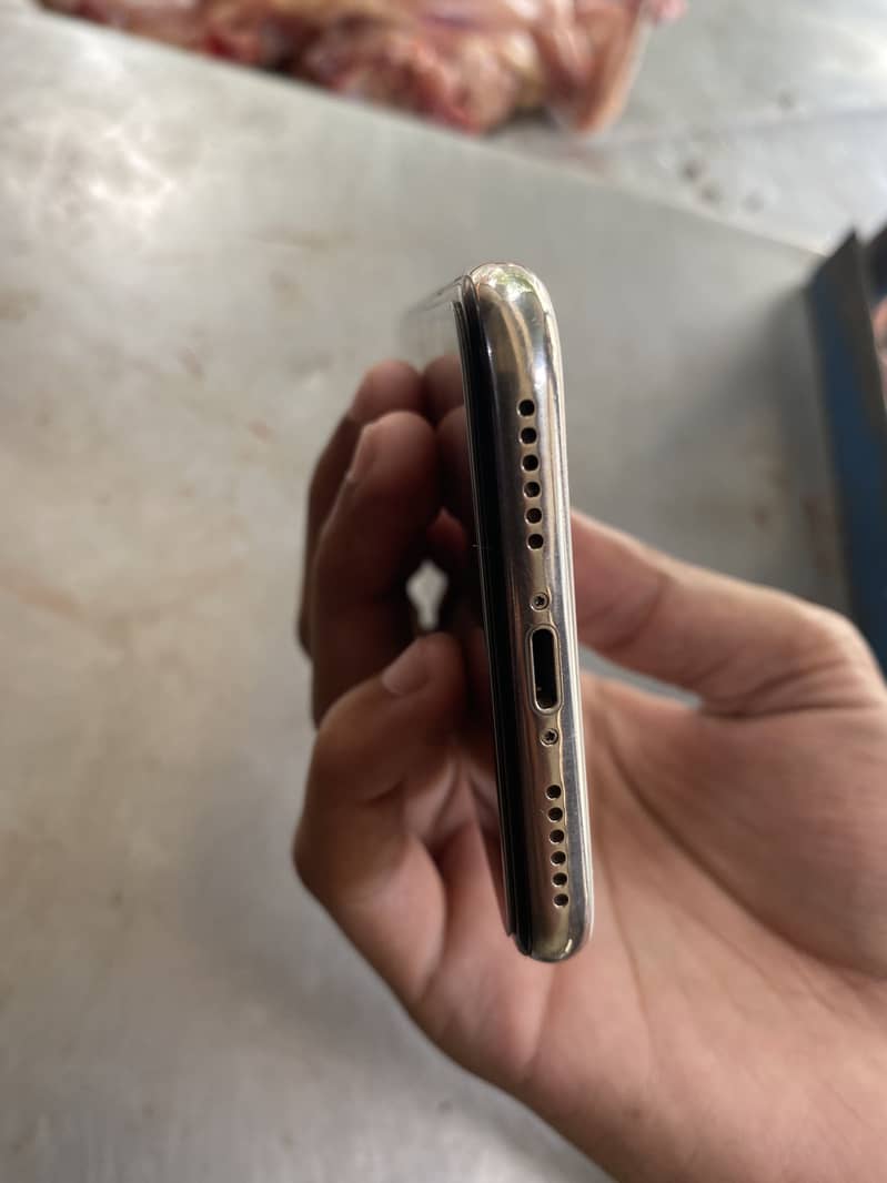 Apple iPhone X 0