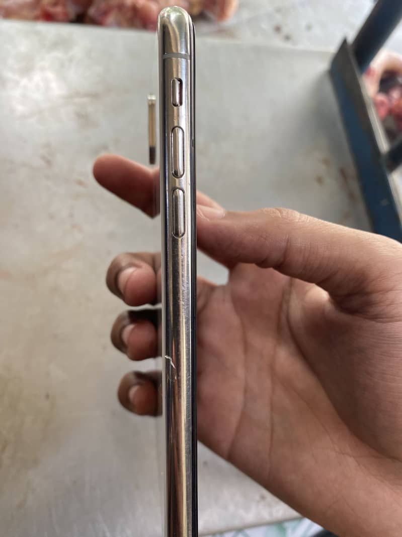 Apple iPhone X 2