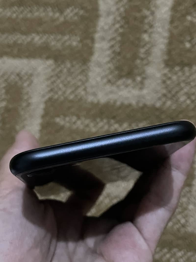 Apple iPhone SE 6