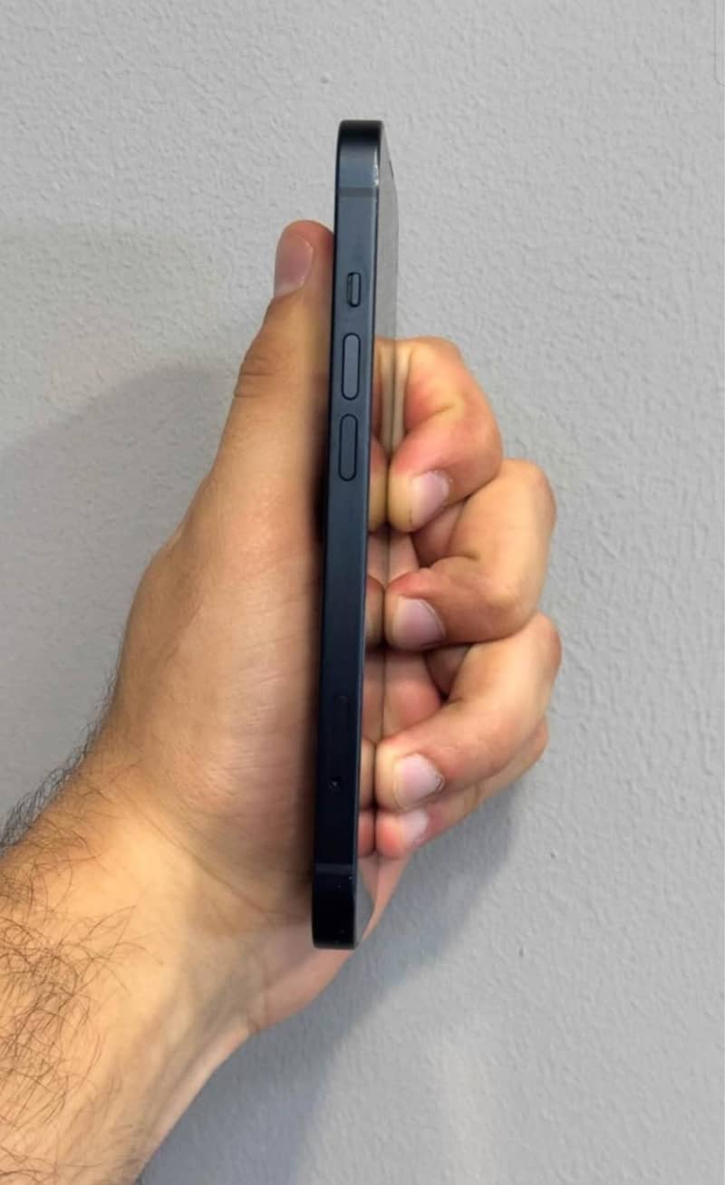 Apple iPhone 13 1