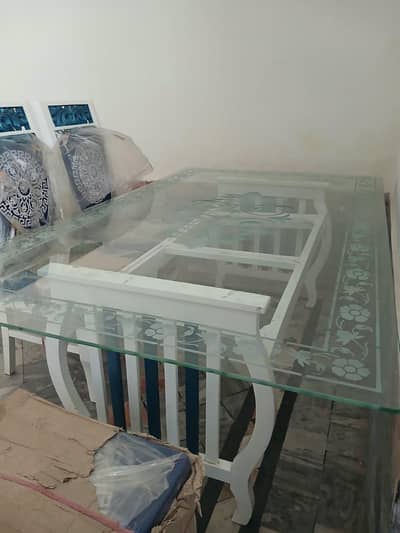 6 seater dinning table set. Urgent sale Bahawalnagar