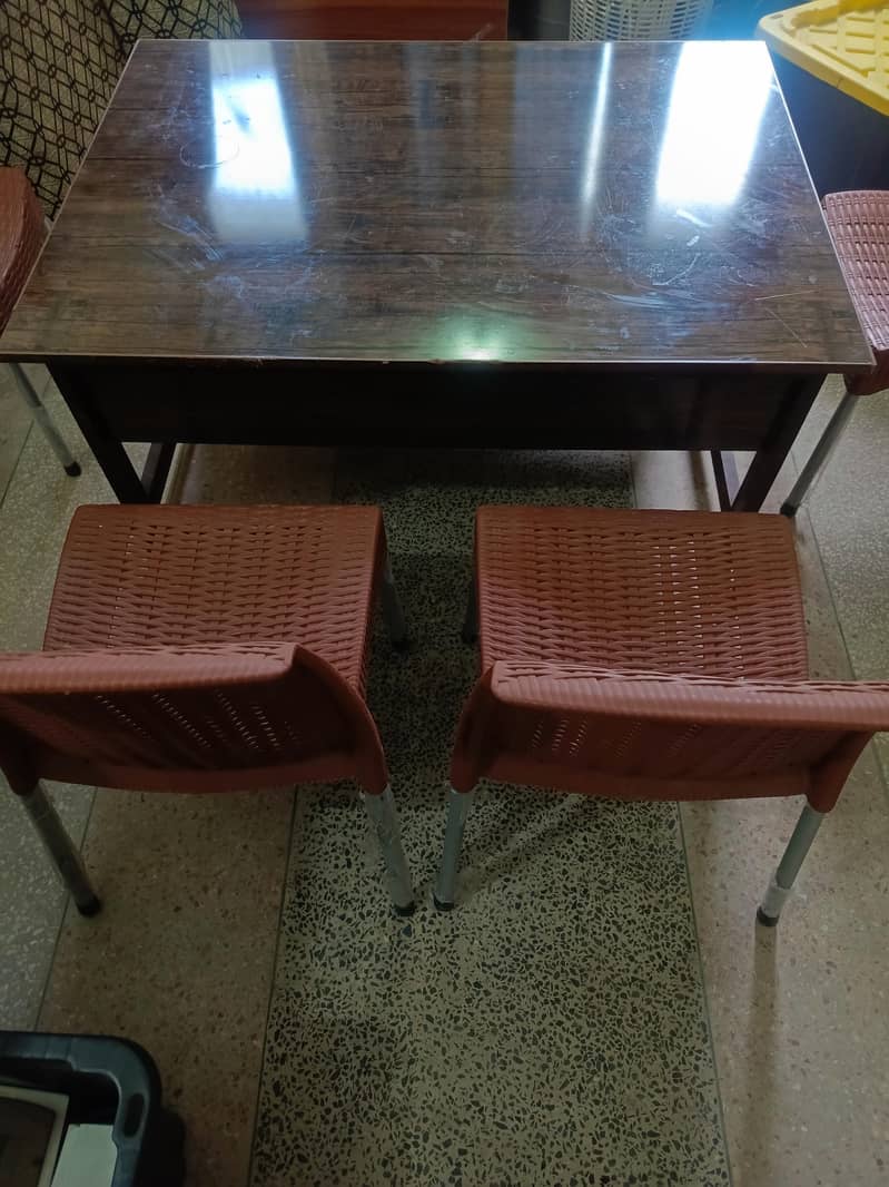 Table with Bookshelf 1