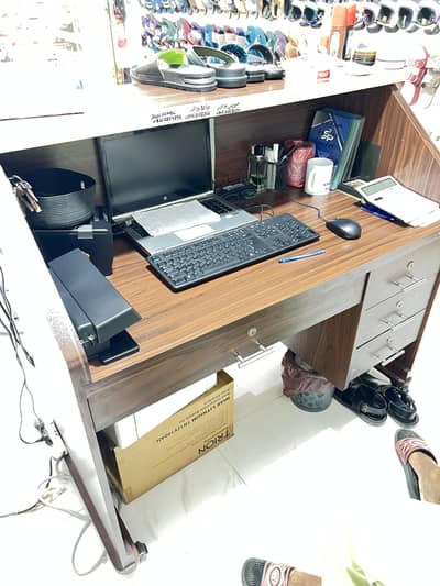Cash counter For sale