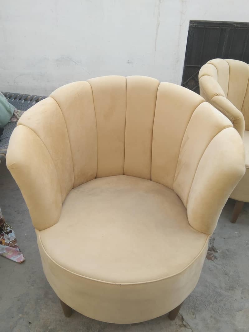 coffe chaire and one table 1