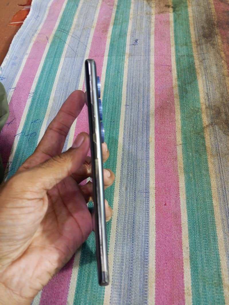 Tecno CAMON 40 Pro 6