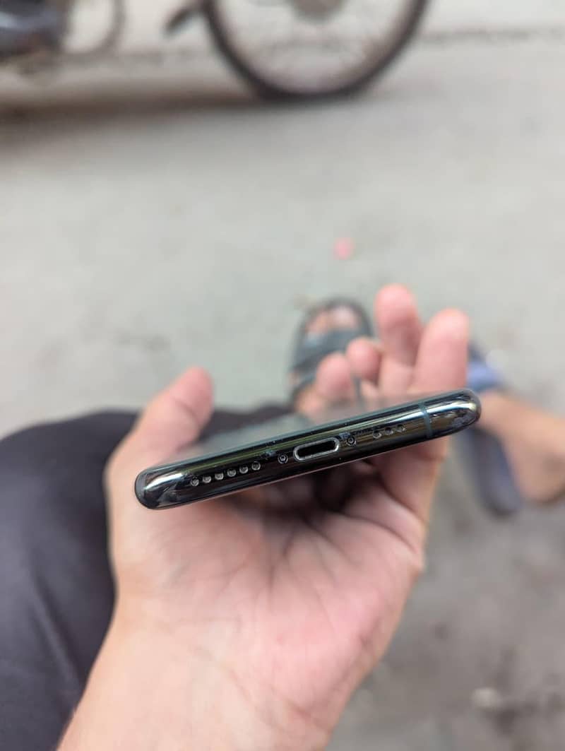 Apple iPhone 11 Pro 5